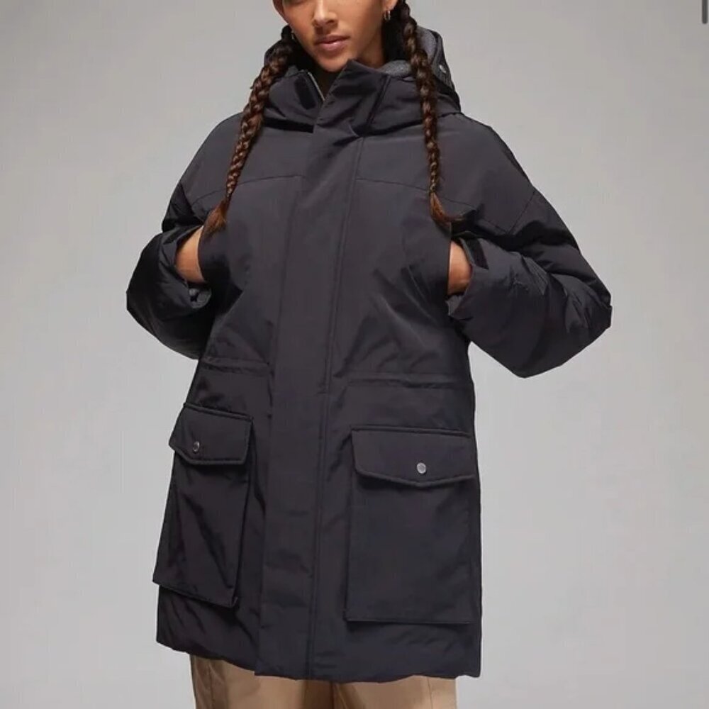 Jordan Women's Storm-FIT Water Resistant Hooded Down Parka in Black.  Sz: Large